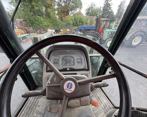 NEW HOLLAND TL 80 s čelním nakladačem