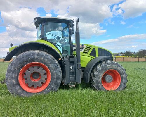 Traktor Claas Axion 930 C-Matic