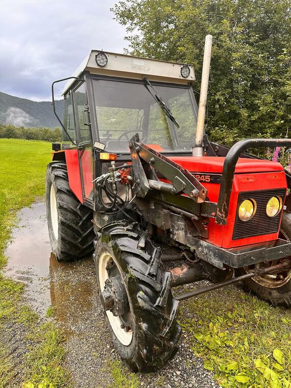 Bazar Traktoru Zetor () Bazar Traktoru Zetor