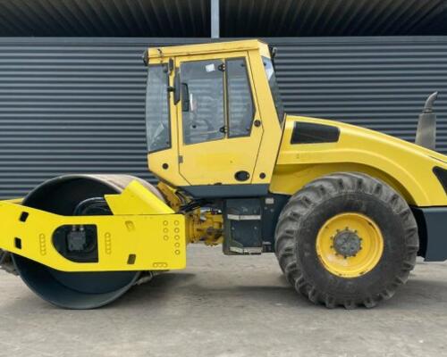 Bomag BW 213 DH-4