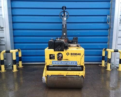 Ručně vedený válec Bomag BW 65 H