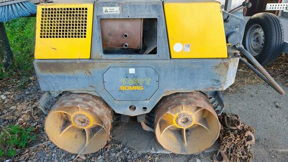 Válec Bomag N 850 T