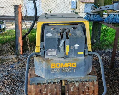 Válec Bomag N 850 T