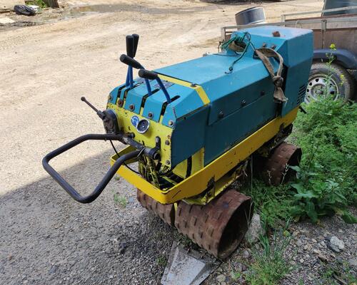 Válec Rammax RW702