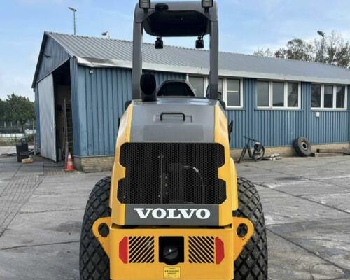 Válec VOLVO SD45B, r.v. 2021, pouze 93 mth, zánovní stav