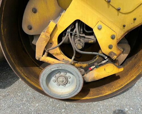 VIBRAČNÍ VÁLEC BOMAG  BW 184