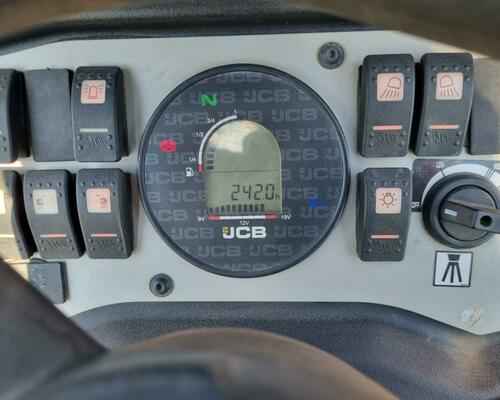 VIBRAČNÍ VÁLEC VMT160-80 JCB-Vibromax