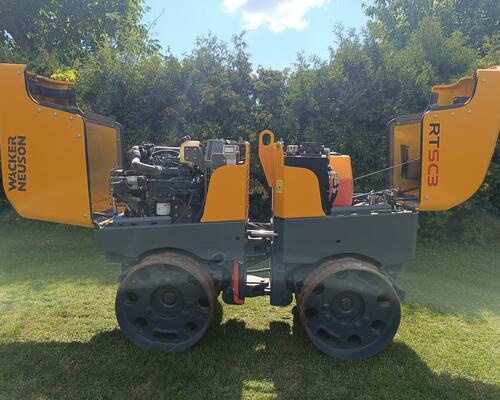 Vibrační válec Wacker Neuson RTKx-SC 3 - motor KUBOTA