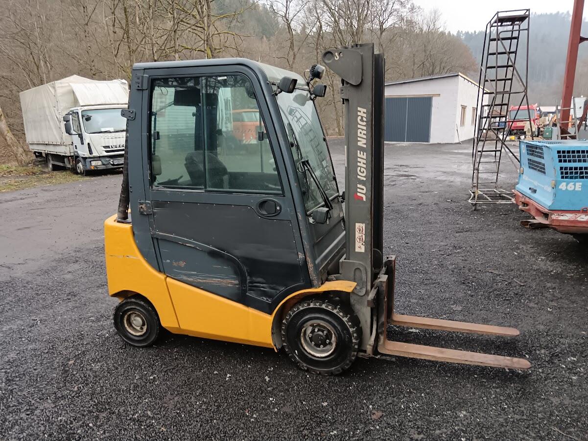 VZV Jungheinrich DFG 320 diesel 450cm zdvih