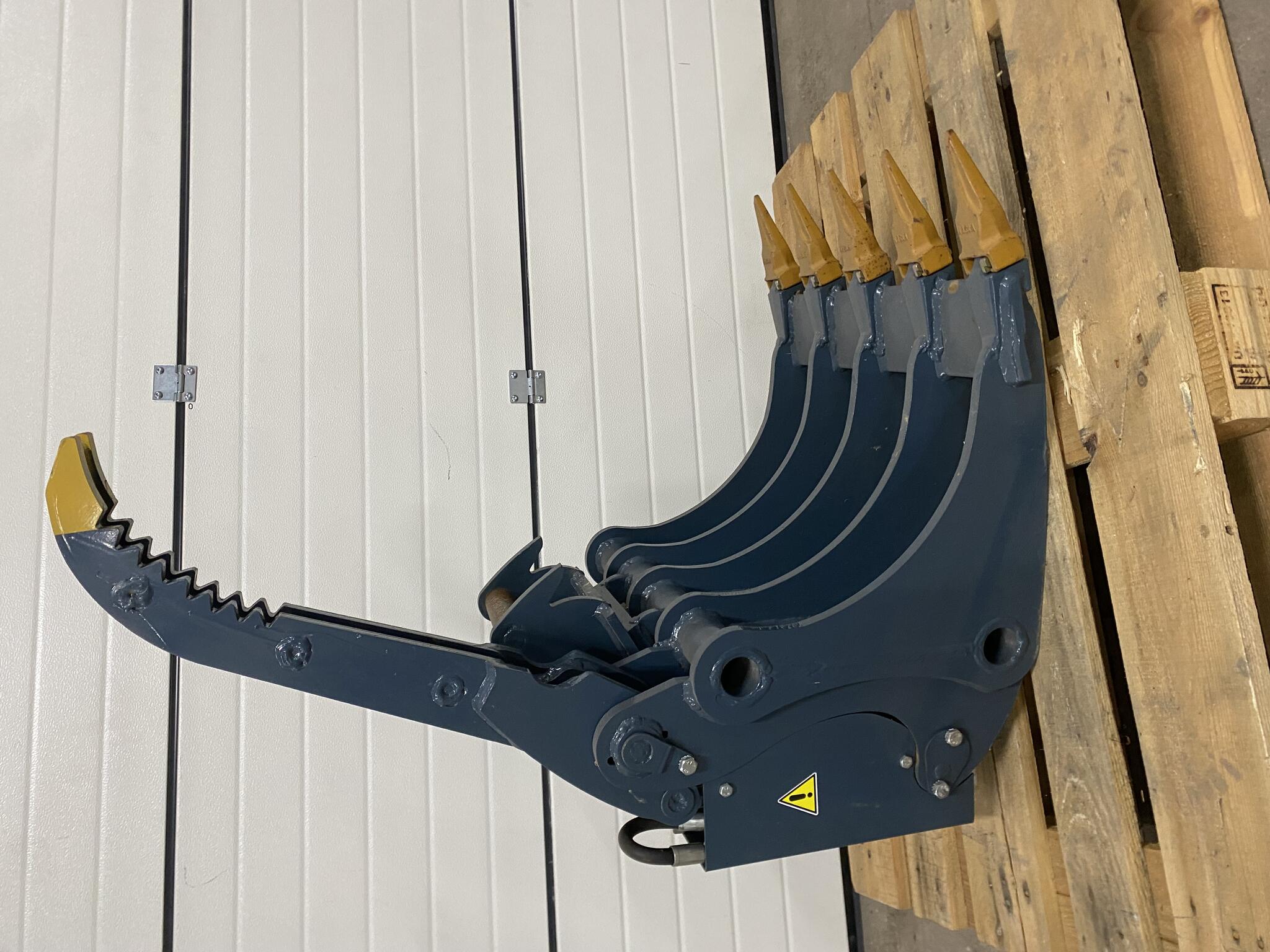 Lyžica s pridržovačom 