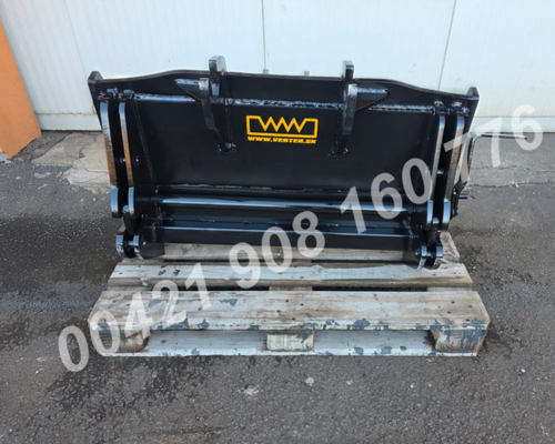 Přední rychloupínač na traktorbagr Mecalac / Terex TLB rypadlo bagr