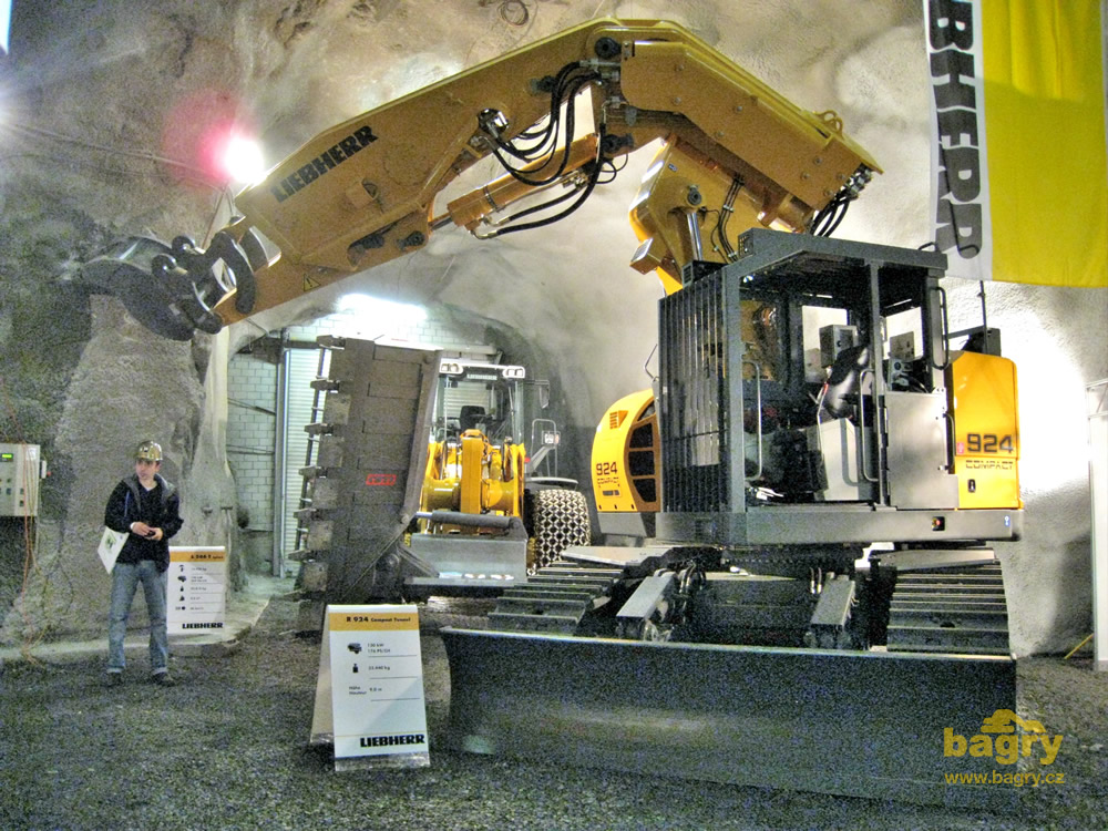 Liebherr R 924 Compact Tunnel na tunelovém kongresu