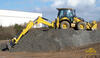 Caterpillar 434E na zkušebním polygonu v Leicesteru