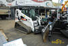 Pásový smykem řízený nakladač Bobcat T300