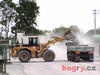 Nakladač CAT 966F nakládá liazku