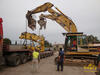 Skládání výložníku demoličního rypadla Komatsu PC340LC