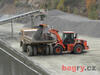 CAT 950 G nakládá Volvo R32