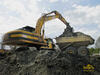 Kloubový dempr Volvo A25C + pásové rypadlo JCB JS 260 XD