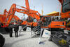 Pásové rypadlo Doosan DX 300 LC Narrow Track