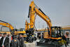 Pásové rypadlo JCB JZ235 LC se skalní frézou