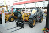 Teleskopický manipulátor Caterpillar TH 407