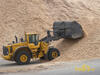Kolový nakladač Volvo L180F s velkoobjemovou lopatou