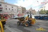 Kloubový dempr Barford firmy O'Conell Plant Group na Road Charing