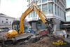 Midirypadlo JCB 8060 s kladivem firmy O'Conell Plant Group na Road Charing