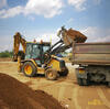 Caterpillar 432D nakládá Tatru T815