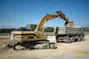 Pásové rypadlo Caterpillar 322B LN firmy Skanska DS
