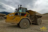 Kĺbový dumper Caterpillar 730 od firmy BAPA Trstená odstavený