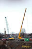 Drapáková souprava Bauer MC 64 pro těžbu podzemních stěn a autojeřáb Liebherr LTM 1030-2 firmy Zakládání staveb