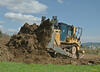 07. Dozer Caterpillar D6T XL při skrývce ornice