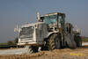 Půdní fréza Caterpillar RM 500 firmy Sedos stavby