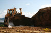 Pásový dozer Caterpillar D8N firmy Skanska