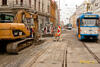 Pásové rypadlo Caterpillar 312C v tramvajovém provozu