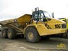 Kloubový dempr Caterpillar 735 - boční pohled