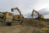 Caterpillar 330B a Kobelco SK 250 pri drvičke