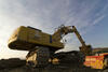 Komatsu PC 380 LC firmy OSDM nakladá na tatru
