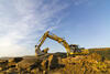 Komatsu PC 380 LC firmy OSDM prenáša obrovské kamene