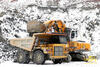 Pásové rypadlo Liebherr R 964 C Litronic nakládá pevný dempr Caterpillar 771D