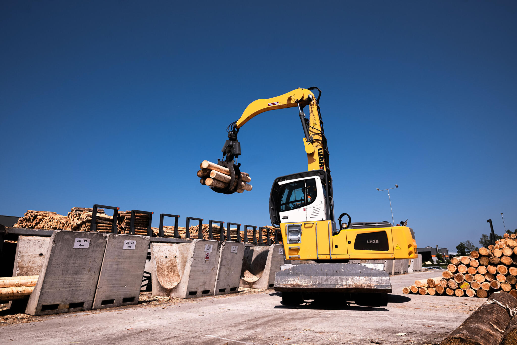 Liebherr LH 35 M Timber G6