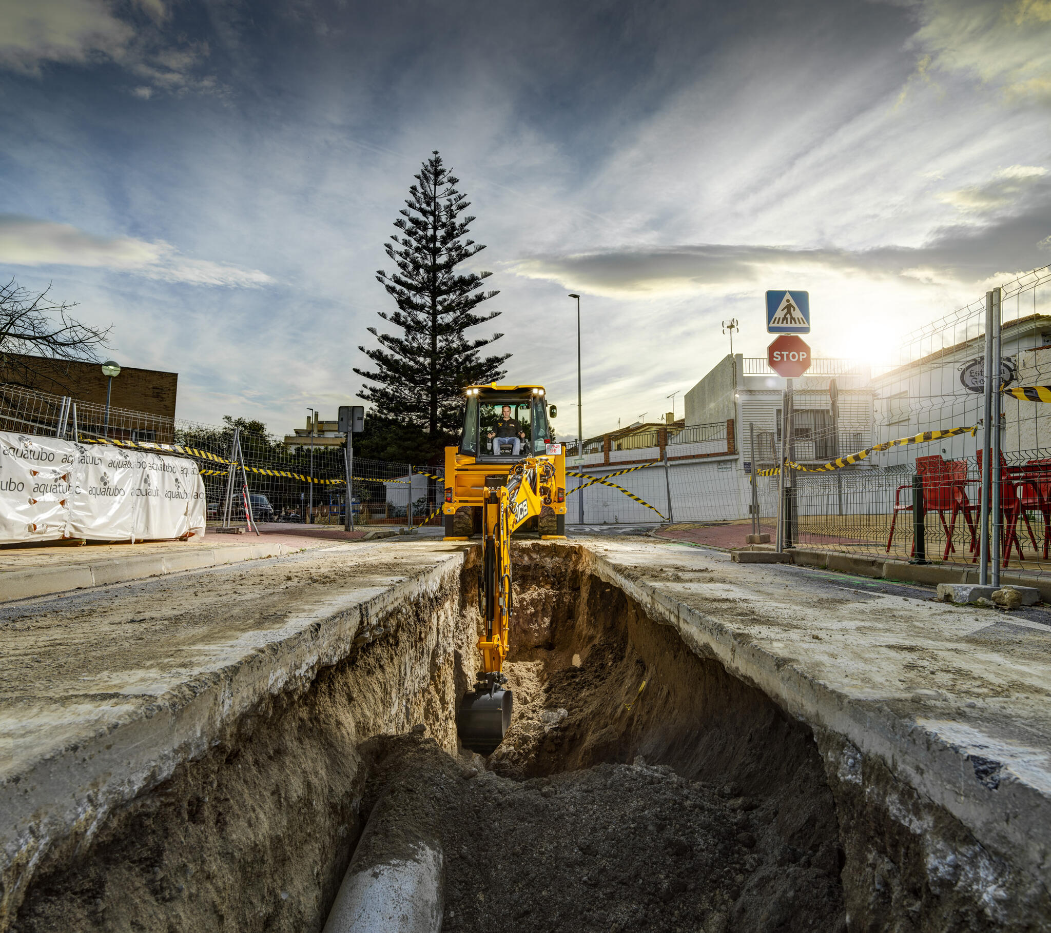 08. JCB 3CX Sitemaster