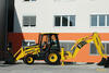 02 - Komatsu WB93R-8