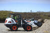 01. Kolový nakladač Bobcat L85 s lopatou
