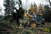 Drapák na klest EBF HD na teleskopickém manipulátoru JCB 527-58 Agri