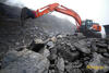 03. Pásové rypadlo Hitachi ZX300LC-6 v líšeňském lomu