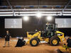 Caterpillar 906H2 na své slavnostní premiéře v Leicesteru