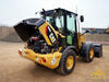 Caterpillar 906H2 s odklopenou kapotou