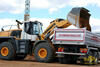 Liebherr L 566 nakládá Mercedes-Benz Actros 3346